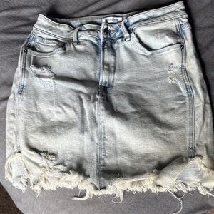Good American Bombshell Light Blue Denim Skirt